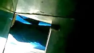 Naine kena perse satub kukk ja imeb