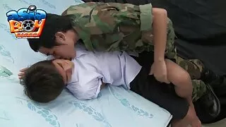 Ülbe Prantsuse fucks tüdruk handcuffed perse
