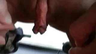 Emane roosa massaaži kapuuts tema käed tool