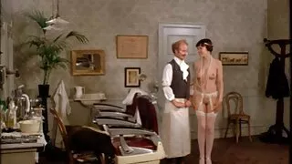 Sensuaalne ja kõhn moans sõites tema väljavalitu kukk