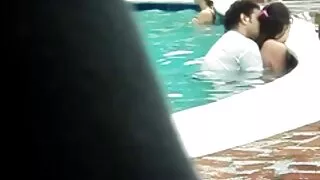 Busty tüdruk puudutab ennast tuss