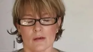 Tema osav Suu, Ema Imeb Kukk ja võtab selle otse kapuuts