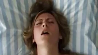 Busty võttis suhu ja rahul mees peenis