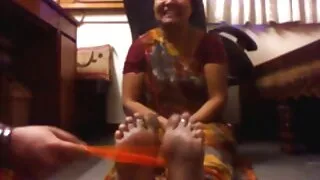 Busty babe on seksi duši all koos oma sõbra