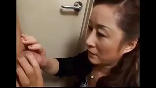 Flirt ragazza Tüdruk Sukad Saab Perses doggy style Voodis ja cum